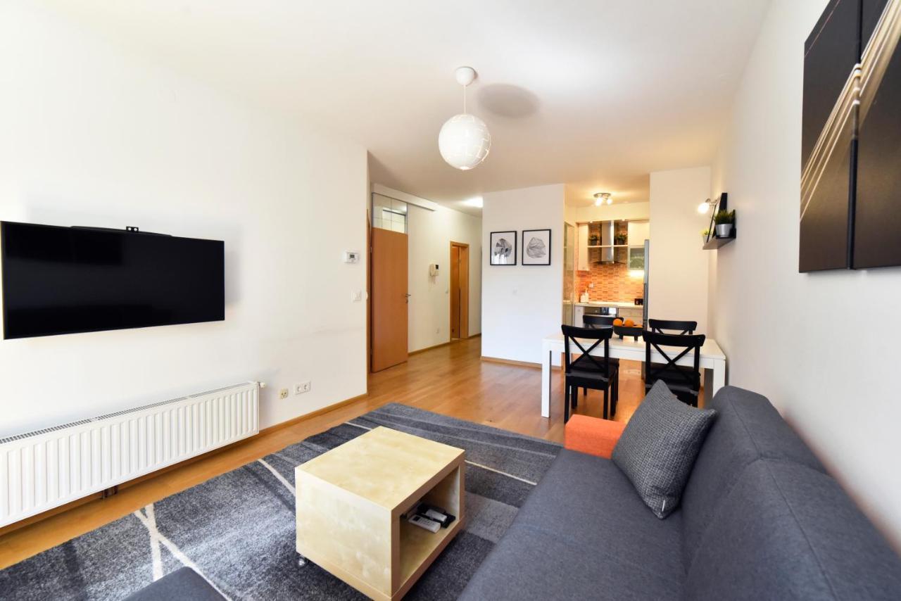 Block Apartment Park With Private Garage Parking Zagreb Extérieur photo