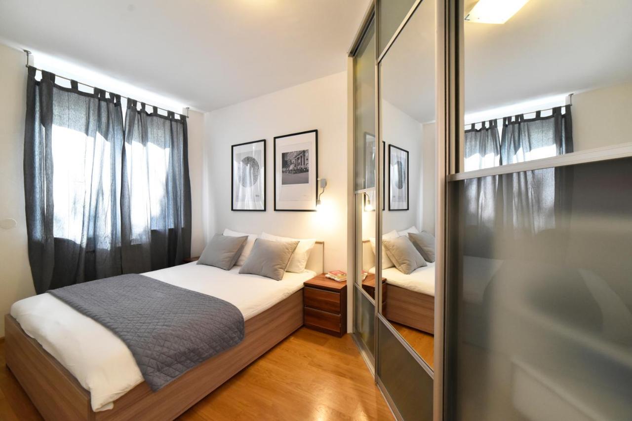 Block Apartment Park With Private Garage Parking Zagreb Extérieur photo