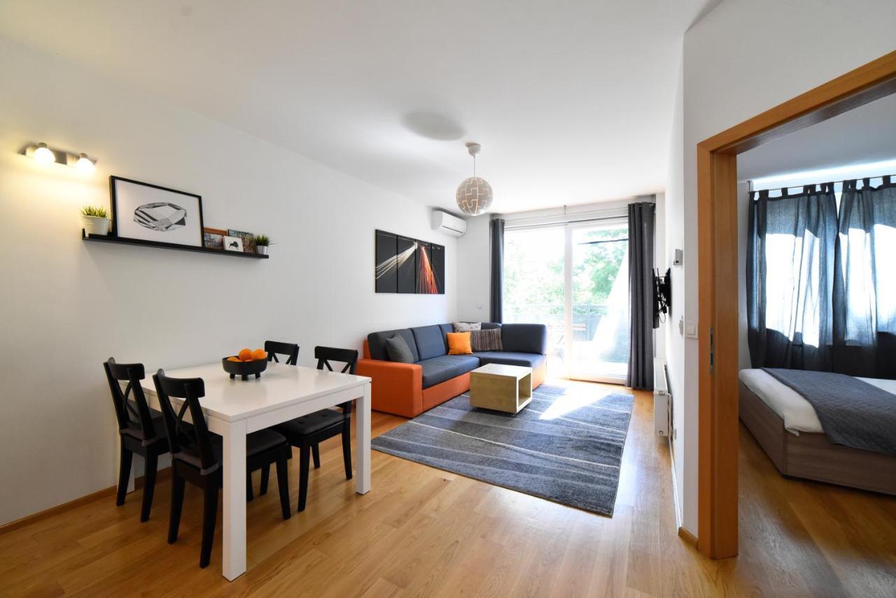 Block Apartment Park With Private Garage Parking Zagreb Extérieur photo